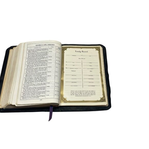 The New Analytical Bible and Dictionary of the Bible KJV General Index Edition - Picture 6 of 16